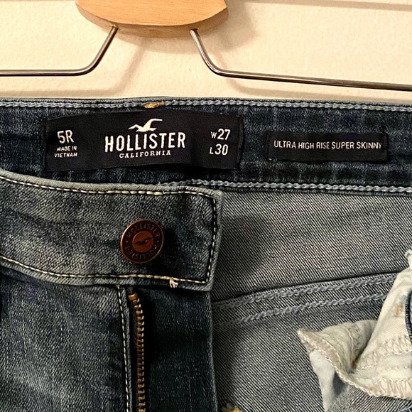 Ultra High Rise Super Skinny - Ripped Medium - Picture 5 of 8